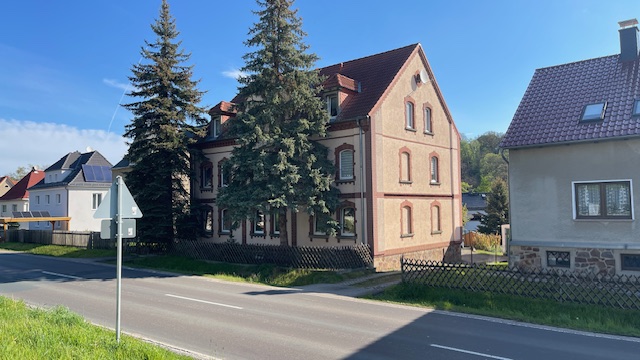 Saniertes Mehrfamilienhaus sucht neuen Eigentümer